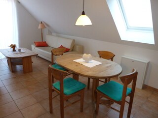 Wohnzimmer mit Essecke