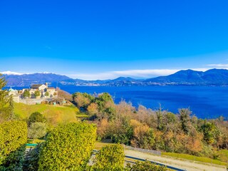 Herrliche Sicht auf den See und die Berge