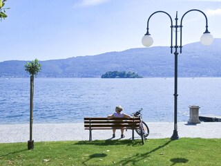 Seeuferpromenade in ca. 100 m Entfernung