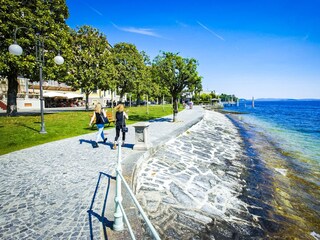 Seeuferpromenade in ca. 100 m Entfernung