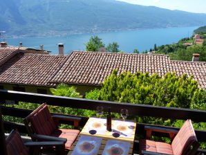 Ferienwohnung Lake View Apartment "SchÃ¶ner Platz" at Lake Garda