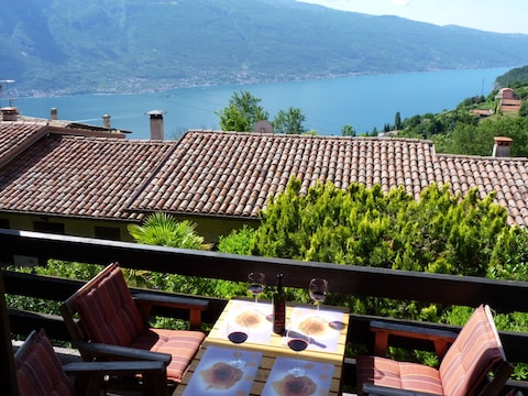 Appartamento per vacanze Appartamento "Schöner Platz" con vista lago sul Garda