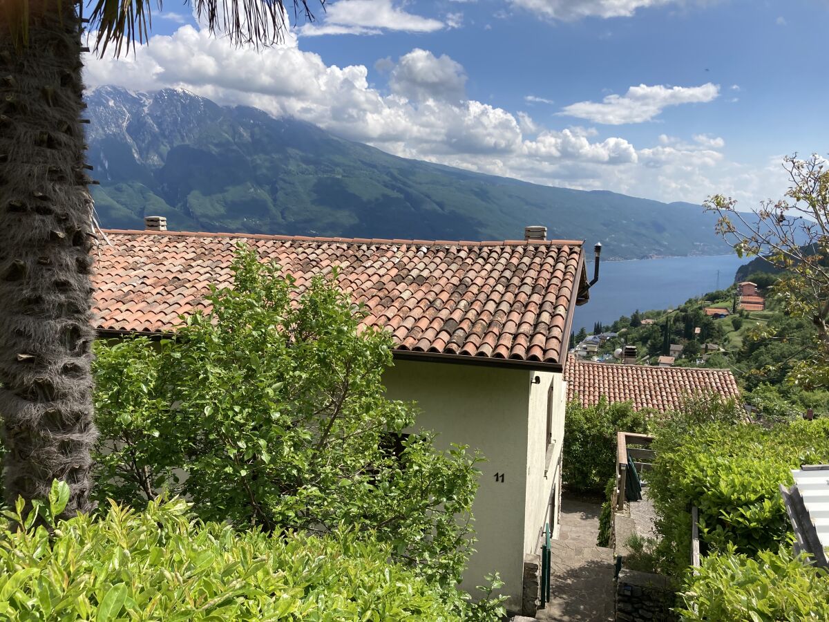 Blick vom Parkplatz auf des Ferienhaus