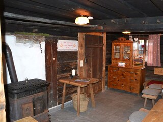 Stube mit Ofen