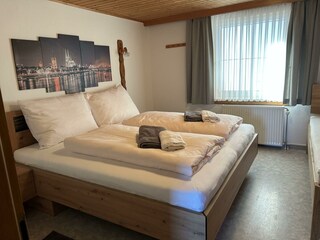 Schlafzimmer 2