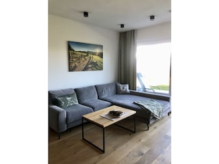 Wohnzimmer_hoch_April2024