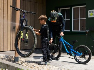 Hotel UND Schladming Bikewaschplatz 1