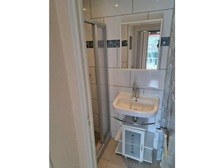 Badezimmer mit Dusche