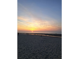 Sonnenuntergang am Strand von Oostkapelle