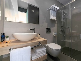 Erste Badezimmer