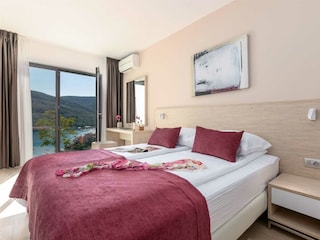 Erste Schlafzimmer