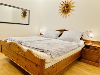 Schlafzimmer 1