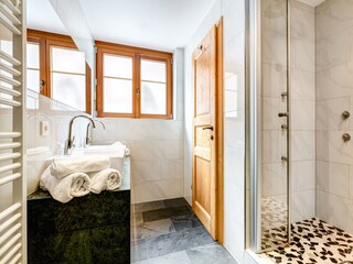 Naegele_Brand_BY_MATTHIAS_RHOMBERG_001