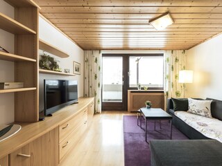 Wohnzimmer mit Terrassenblick