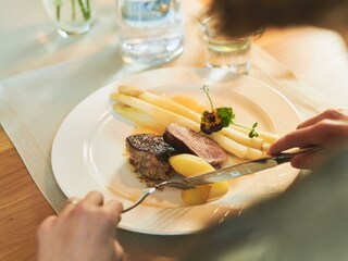 Brandnerhof-Restaurant-Innen-230320_PHK9840-sRGB-3