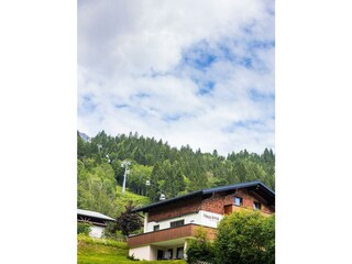 AUSSENANSICHT GANZ 2025