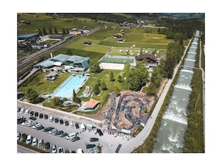 Hallen&Freibad-Pumptrack-Minigolf-Kletterturm