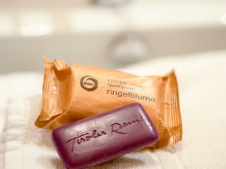 festes-haarshampoo-ringelblumen-tiroler-reine-seif