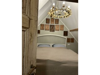 Schlafzimmer mit Doppelbett