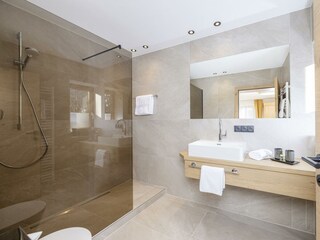 Wiesenheim_Uderns_Zimmer_11_LO_008