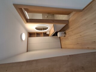 Modern Alp Apart - Ankleide / Schminktisch