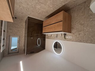 Modern Alp Apart Badezimmer I.