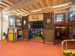 Kinder-Spielehaus TOPI-Club