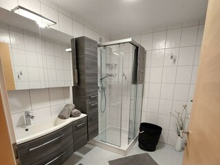 Ferienwohnung Haag_Badezimmer_Ansicht 1