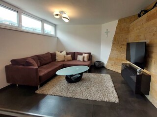 Ferienwohnung Haag_Wohnbereich mit Sat-TV_Ansicht