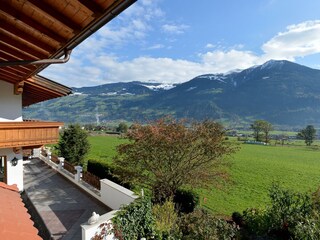 Balkon mit Bergsicht