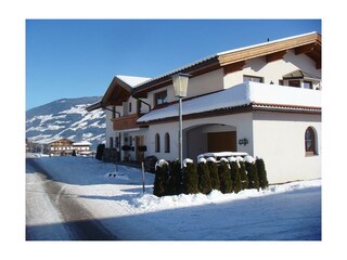 Hausansicht Winter