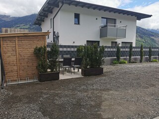Terrasse & Gartenhütte