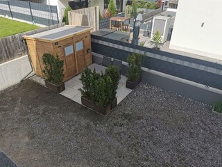 Terrasse & Gartenhütte