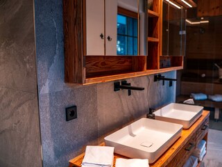 661693073798b803e4c4e02f_RS7-min