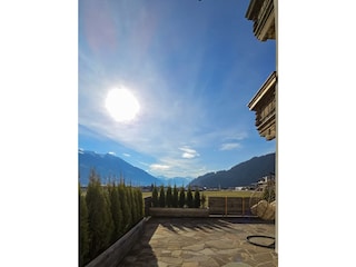 breeec_terrace1 _edited