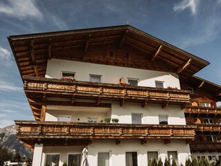 9. AUSSEN (10)