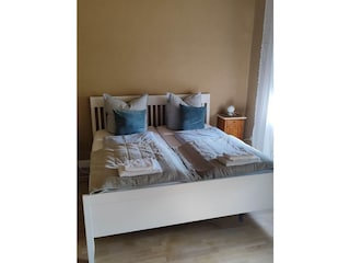 Zimmer1 Doeppelbett 180x200