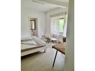 Doppelzimmer mit Flur und Bad1