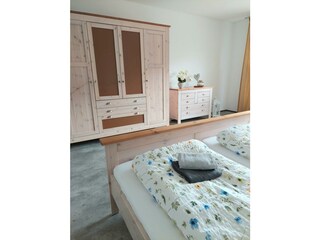 Zimmer 2: Tebby_Schränke