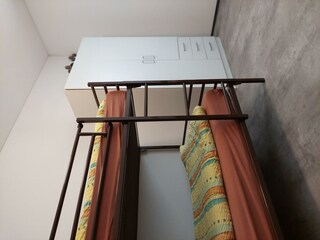 Zimmer 3: Romy_Schrank