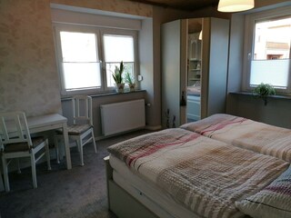 Schlafzimmer 1, Bild 2
