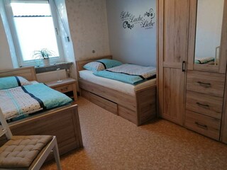 Schlafzimmer 2