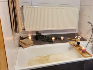 Michel_Living-Ferienwohnung_Sonne_Badezimmer_Badew