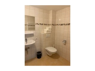 Badezimmer - Apartment"Kraftplatz Schwarze Lacke"