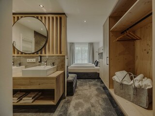 CMRW-4