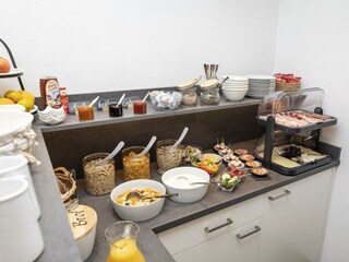 ... mit einem reichhaltigen Frühstück!