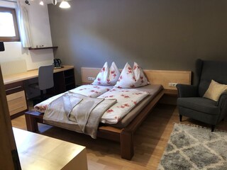 Doppelzimmer-DU/WC-Souterrain