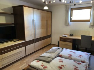 Doppelzimmer-DU/WC-Souterrain