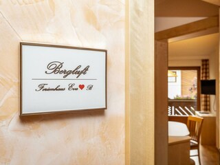 Haus Eva Wohnungseingang Appartement B