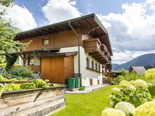 Außenfotos-Garten-Ferienhaus-Eva